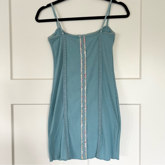 NWT Urban Outfitters Body Con Mini Dress Size Small - Picture 2 of 4